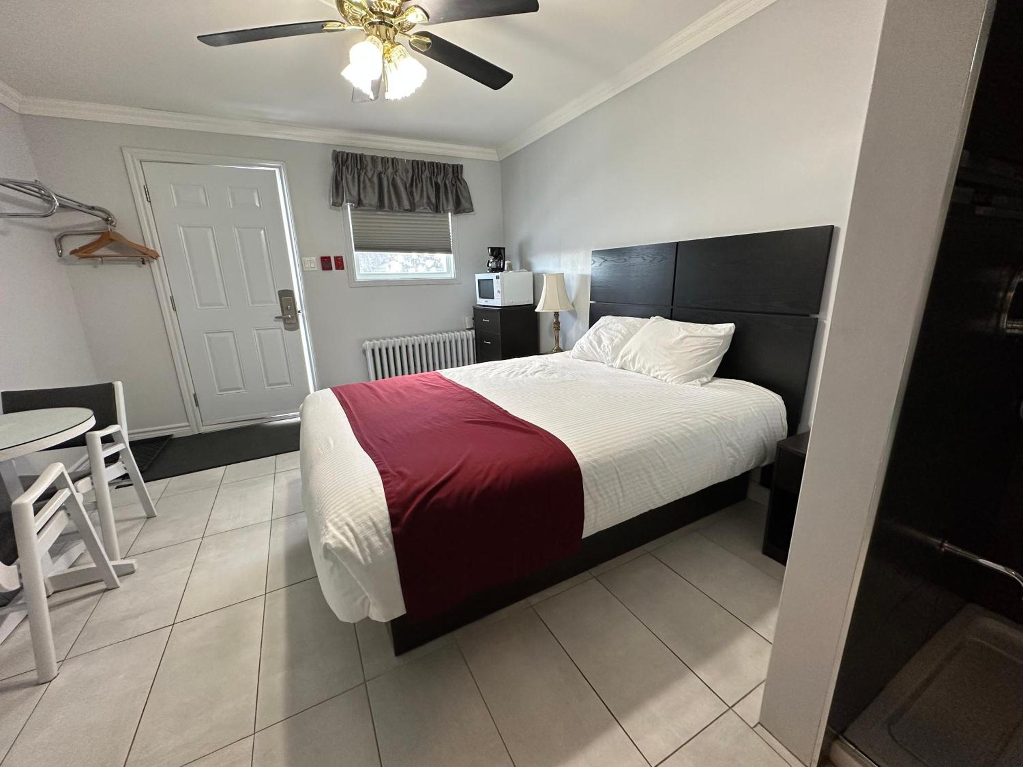 Motel Le Refuge Sherbrooke Esterno foto